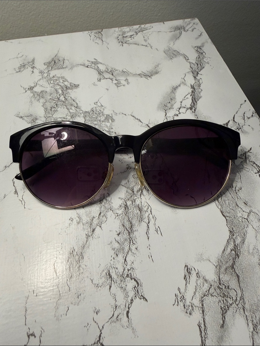 Women's Round Sunglasses - Purple Lenses